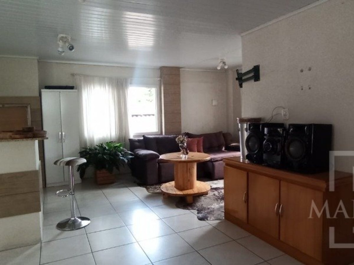 Casa com 261m², 3 dormitórios, Nao suíte, 2 vagas, no bairro Constante Fuga em Marau