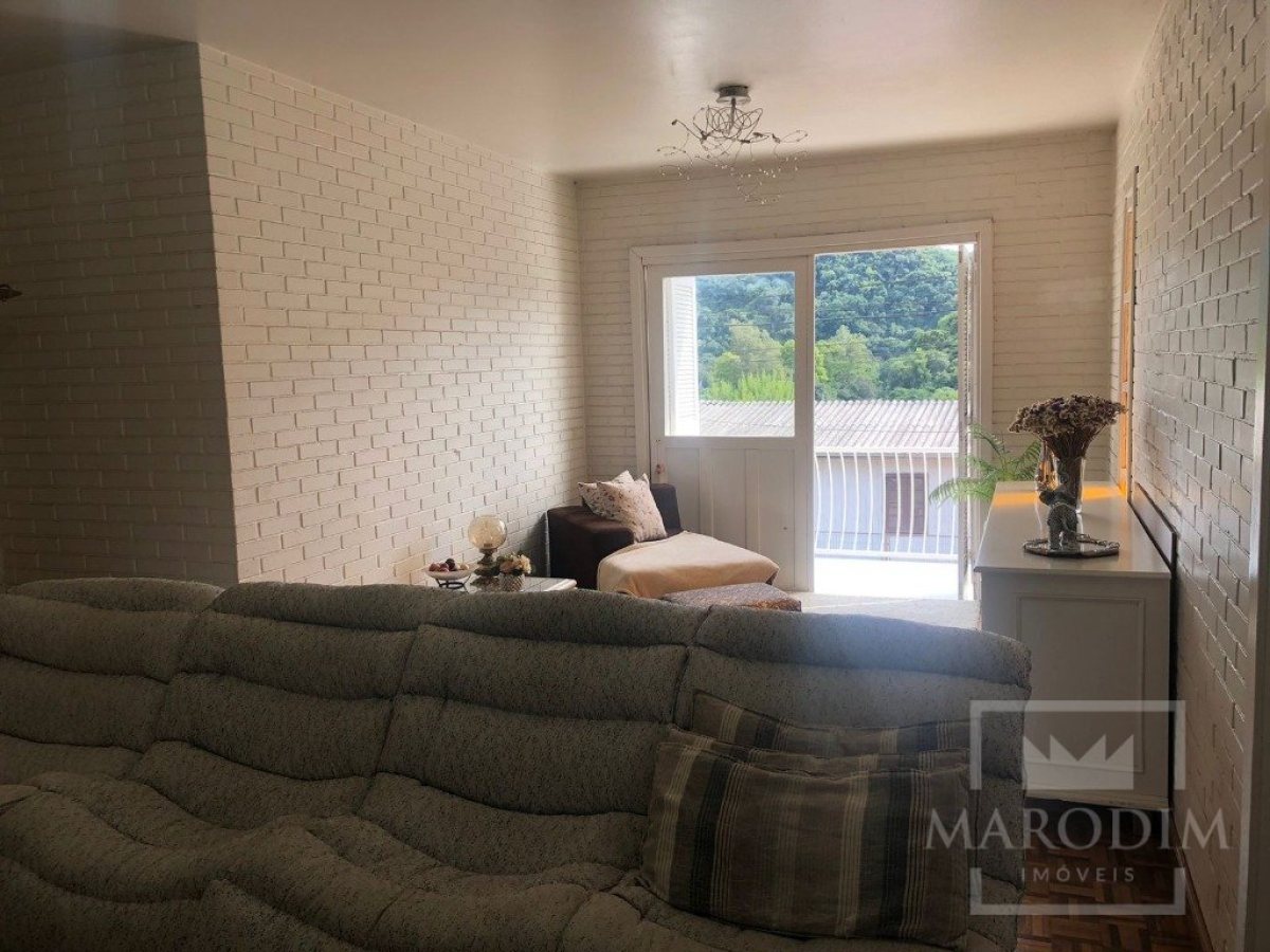 Casa com 261m², 3 dormitórios, Nao suíte, 2 vagas, no bairro Constante Fuga em Marau