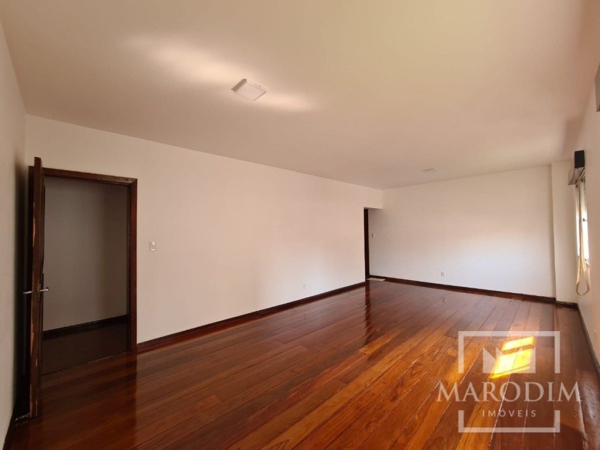 Apartamento com 139m², 4 dormitórios, Sim suíte, 1 vaga, no bairro Centro em Marau