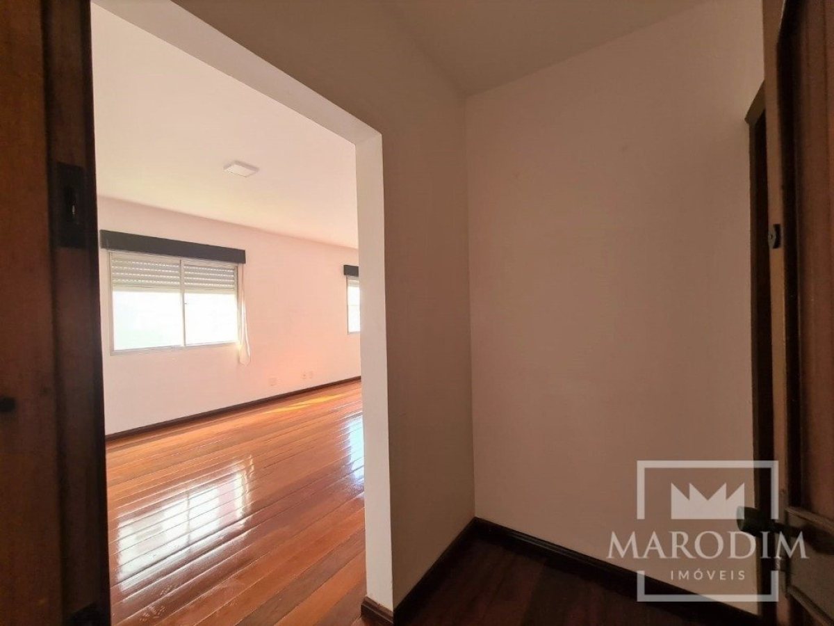 Apartamento com 139m², 4 dormitórios, Sim suíte, 1 vaga, no bairro Centro em Marau