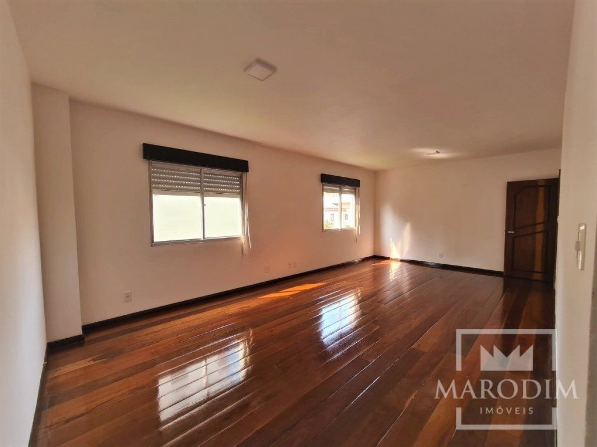 Apartamento com 139m², 4 dormitórios, Sim suíte, 1 vaga, no bairro Centro em Marau