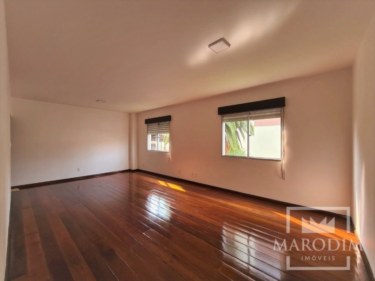 Apartamento com 139m², 4 dormitórios, Sim suíte, 1 vaga, no bairro Centro em Marau