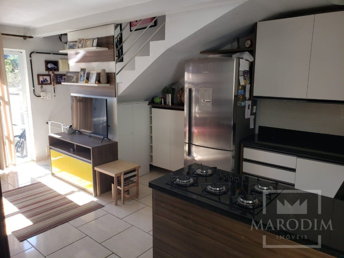 Sobrado com 96m², 2 dormitórios, Nao suíte, 1 vaga, no bairro Santo Expedito em Marau