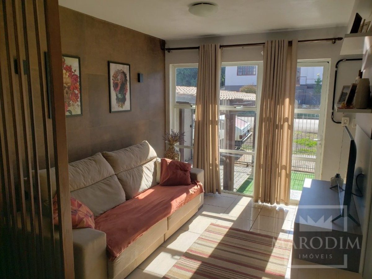 Sobrado com 96m², 2 dormitórios, Nao suíte, 1 vaga, no bairro Santo Expedito em Marau