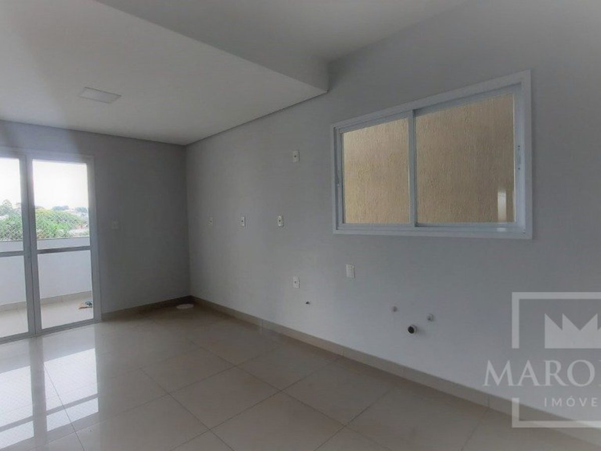 Apartamento com 112m², 2 dormitórios, Nao suíte, 1 vaga, no bairro Centro em Marau