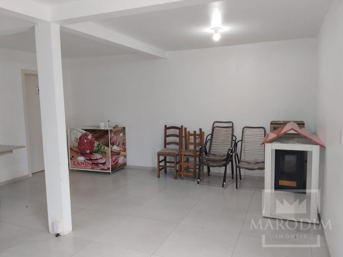 Salas/Conjuntos com 150m², Nao suíte, no bairro Interior em Marau