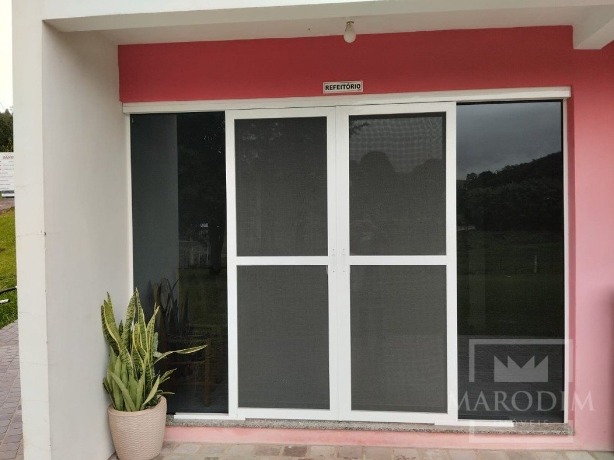 Salas/Conjuntos com 150m², Nao suíte, no bairro Interior em Marau