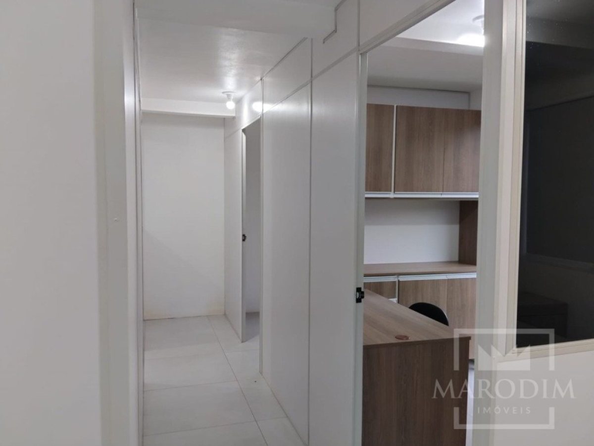 Salas/Conjuntos com 150m², Nao suíte, no bairro Interior em Marau