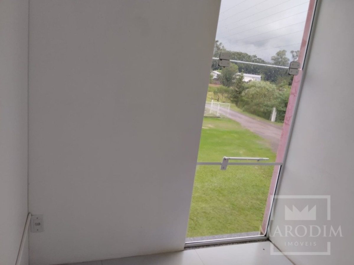 Salas/Conjuntos com 150m², Nao suíte, no bairro Interior em Marau