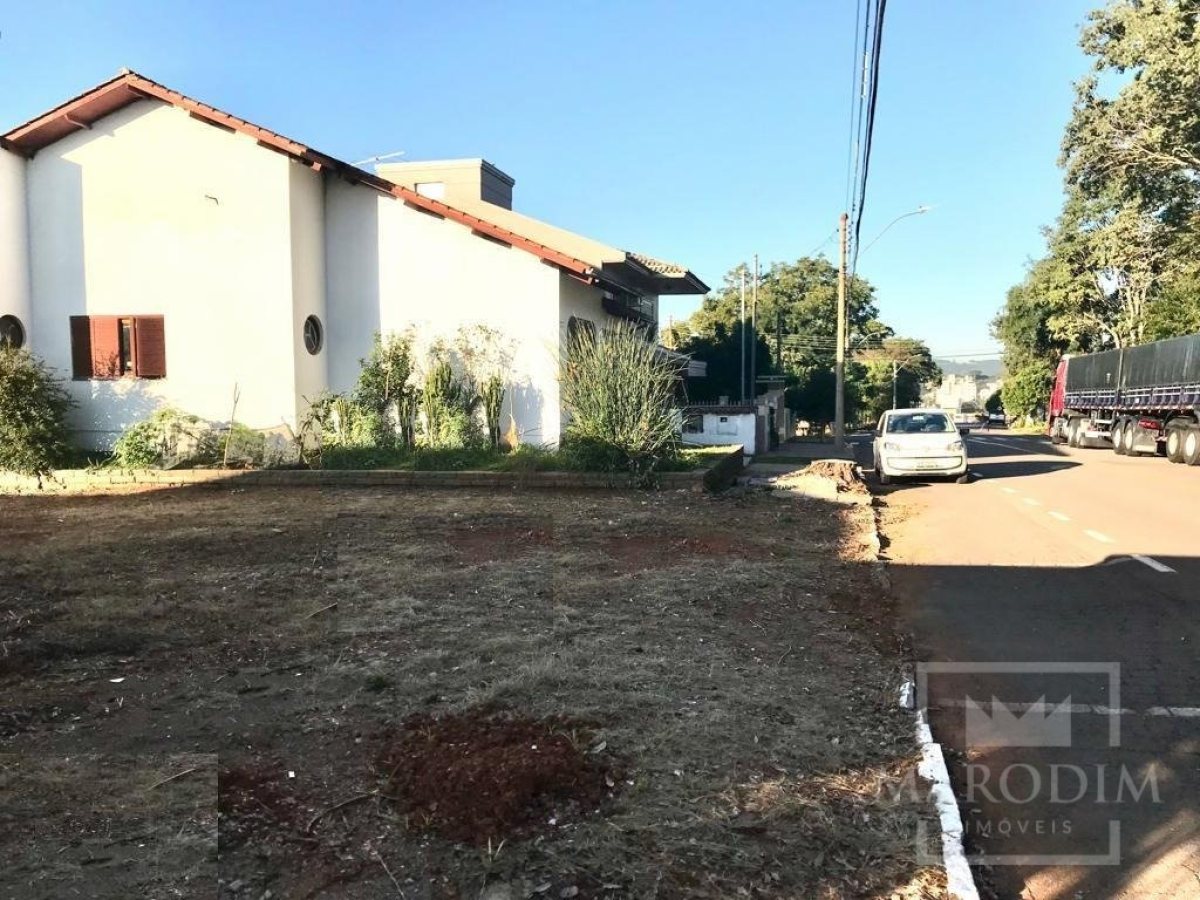 Terreno com 645m², Nao suíte, no bairro Bosque em Marau