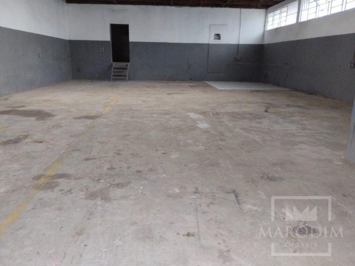 Pavilhão com 350m², Nao suíte, no bairro Borges de Medeiros em Marau