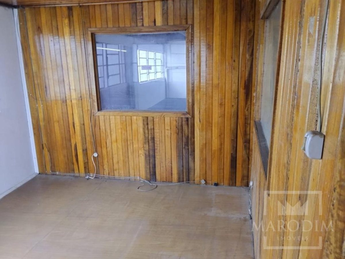 Pavilhão com 350m², Nao suíte, no bairro Borges de Medeiros em Marau