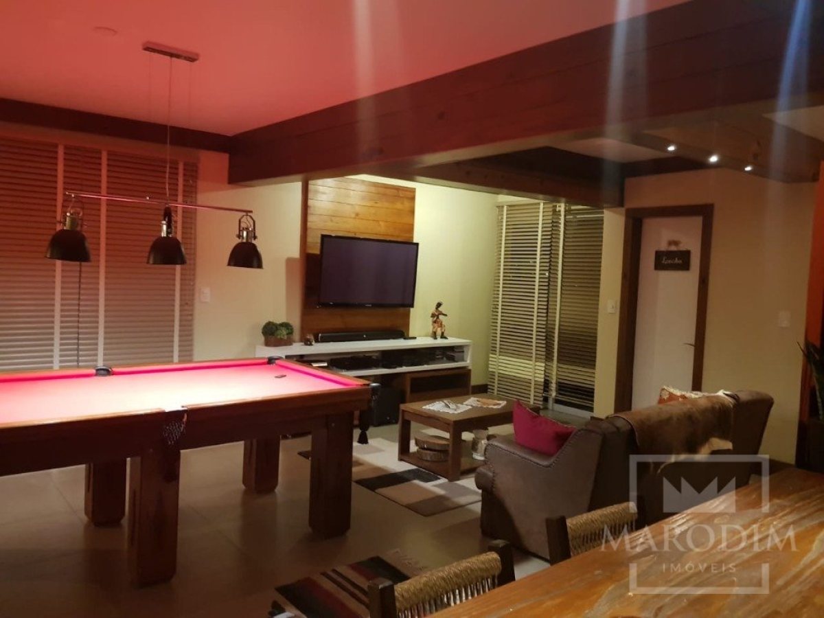 Cobertura com 271m², 2 dormitórios, Sim suíte, 2 vagas, no bairro Centro em Marau