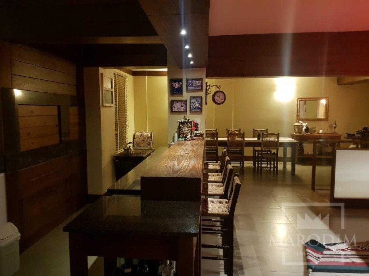 Cobertura com 271m², 2 dormitórios, Sim suíte, 2 vagas, no bairro Centro em Marau