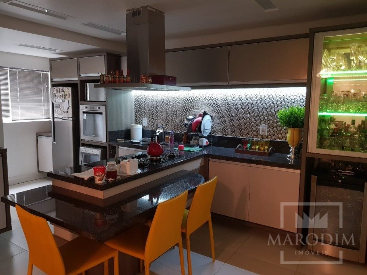 Cobertura com 271m², 2 dormitórios, Sim suíte, 2 vagas, no bairro Centro em Marau