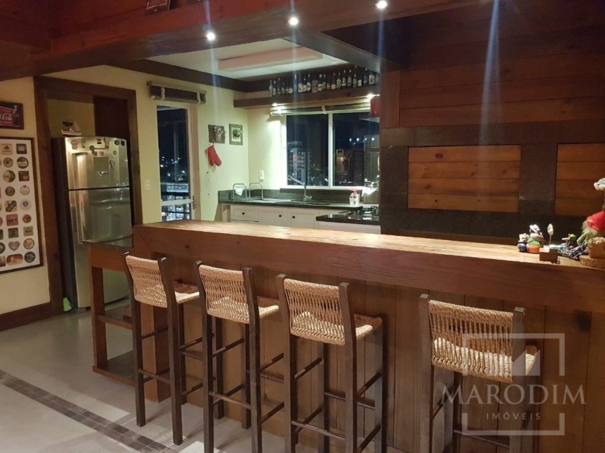 Cobertura com 271m², 2 dormitórios, Sim suíte, 2 vagas, no bairro Centro em Marau