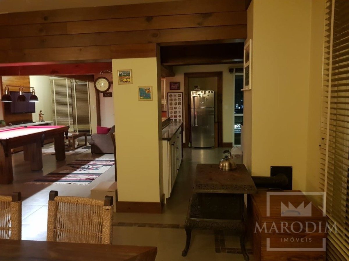 Cobertura com 271m², 2 dormitórios, Sim suíte, 2 vagas, no bairro Centro em Marau