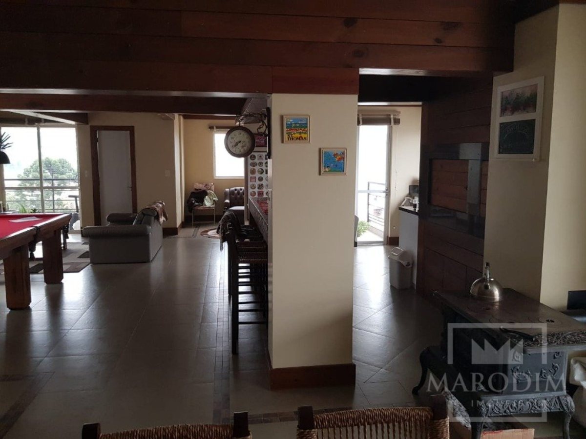 Cobertura com 271m², 2 dormitórios, Sim suíte, 2 vagas, no bairro Centro em Marau