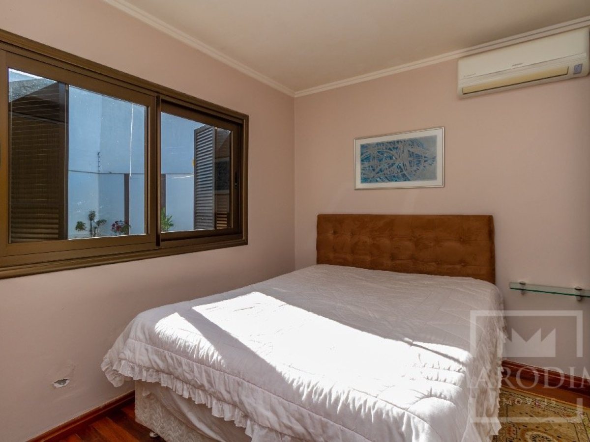 Casa com 290m², 4 dormitórios, Sim suíte, 5 vagas, no bairro Jardim  América em Marau