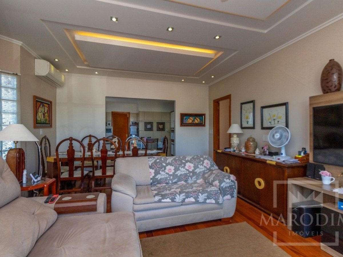 Casa com 290m², 4 dormitórios, Sim suíte, 5 vagas, no bairro Jardim  América em Marau