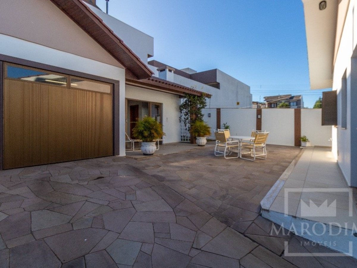 Casa com 290m², 4 dormitórios, Sim suíte, 5 vagas, no bairro Jardim  América em Marau