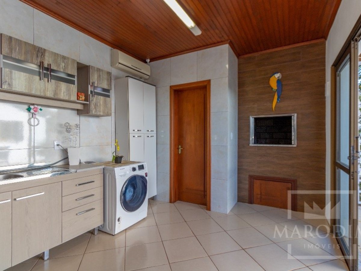 Casa com 290m², 4 dormitórios, Sim suíte, 5 vagas, no bairro Jardim  América em Marau