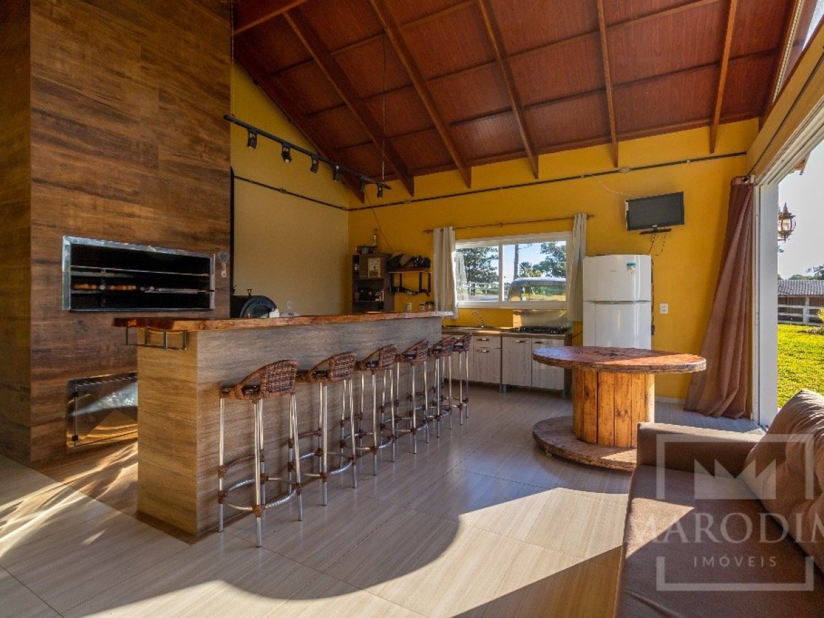 Sítio com 12000m², 1 dormitório, Nao suíte, no bairro Interior em Marau