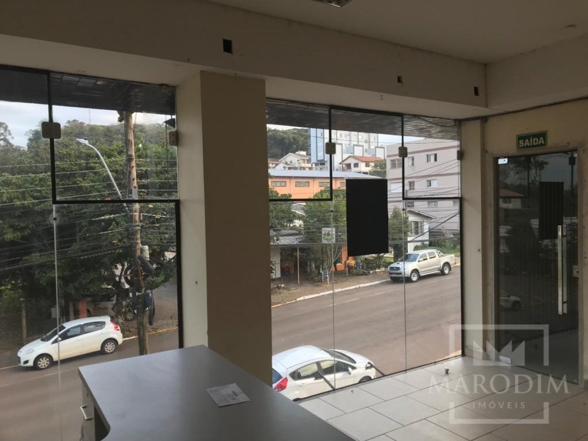 Salas/Conjuntos com 186m², Nao suíte, no bairro Centro em Marau
