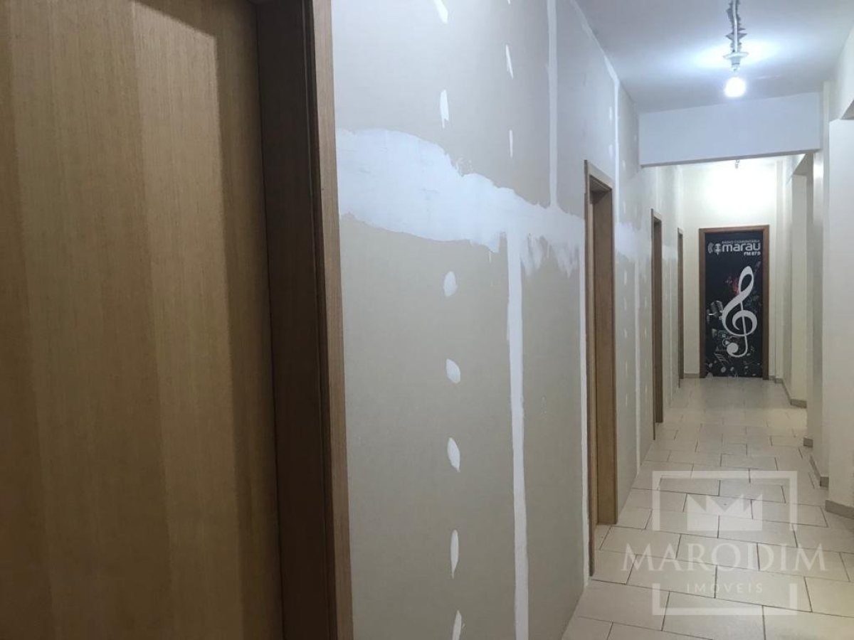 Salas/Conjuntos com 186m², Nao suíte, no bairro Centro em Marau
