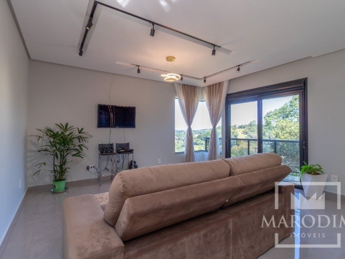 Casa com 269m², 3 dormitórios, Nao suíte, 2 vagas, no bairro Loteamento Santin em Marau