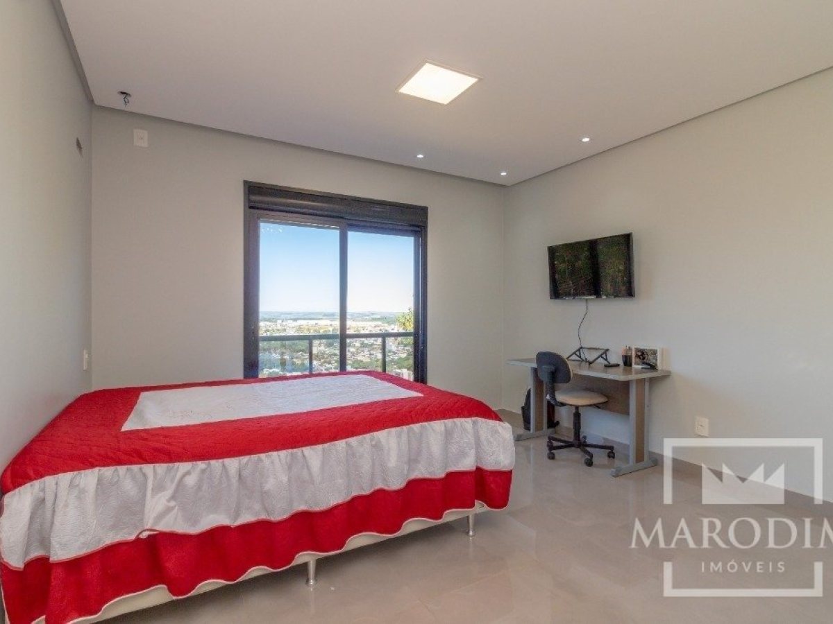 Casa com 269m², 3 dormitórios, Nao suíte, 2 vagas, no bairro Loteamento Santin em Marau