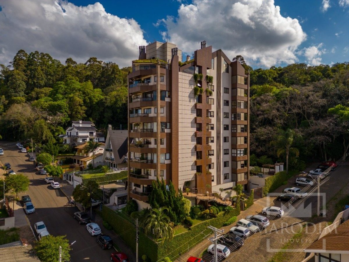 Apartamento com 275m², 3 dormitórios, Sim suíte, 2 vagas, no bairro Centro em Marau