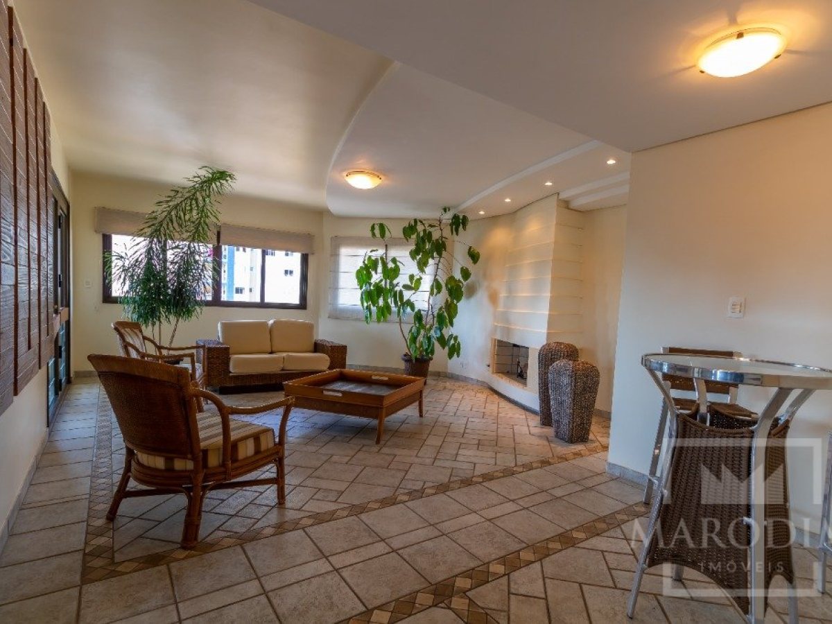 Apartamento com 275m², 3 dormitórios, Sim suíte, 2 vagas, no bairro Centro em Marau