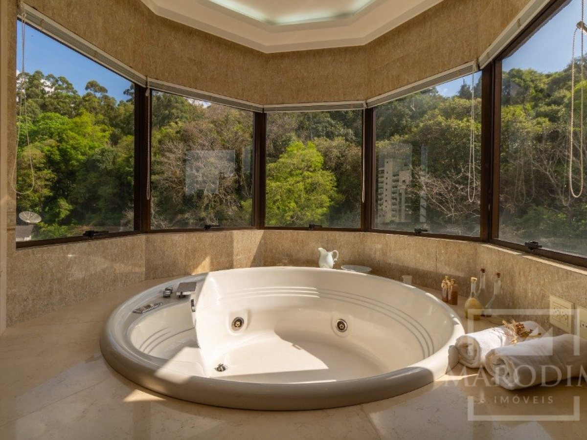 Apartamento com 275m², 3 dormitórios, Sim suíte, 2 vagas, no bairro Centro em Marau