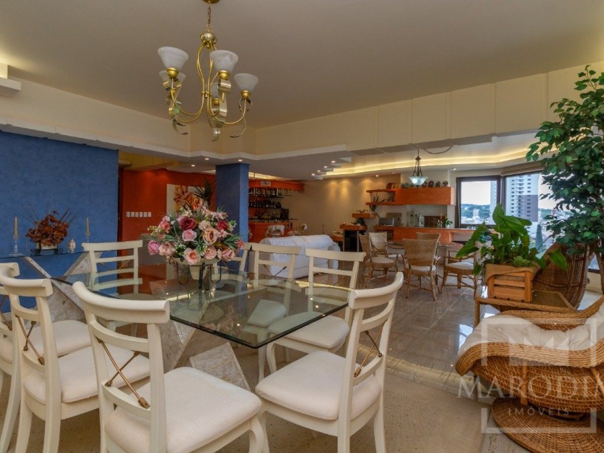 Apartamento com 275m², 3 dormitórios, Sim suíte, 2 vagas, no bairro Centro em Marau