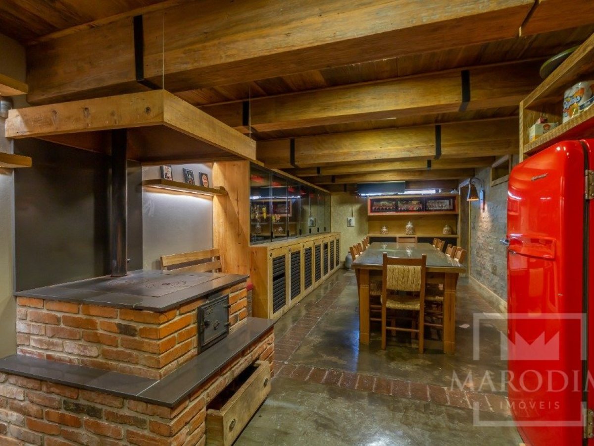 Apartamento com 275m², 3 dormitórios, Sim suíte, 2 vagas, no bairro Centro em Marau