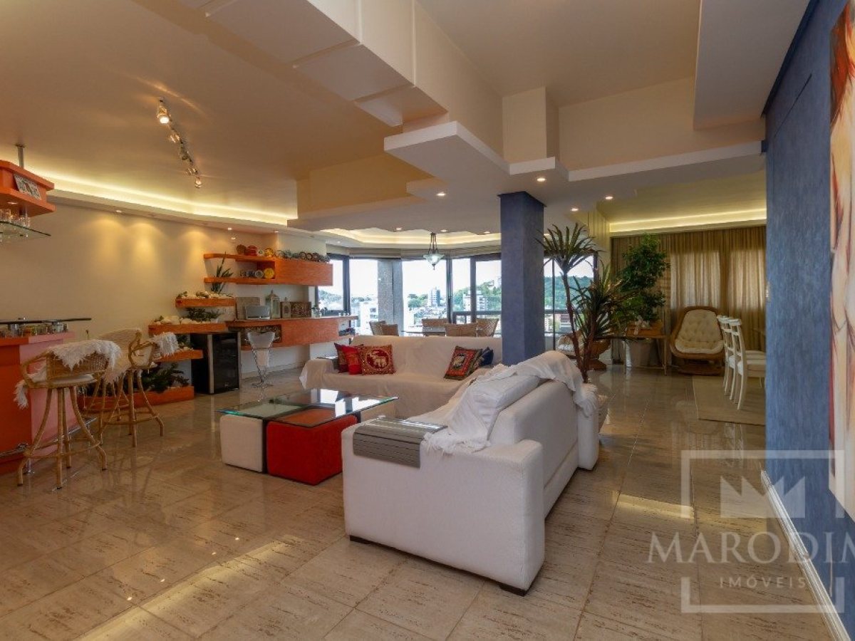 Apartamento com 275m², 3 dormitórios, Sim suíte, 2 vagas, no bairro Centro em Marau