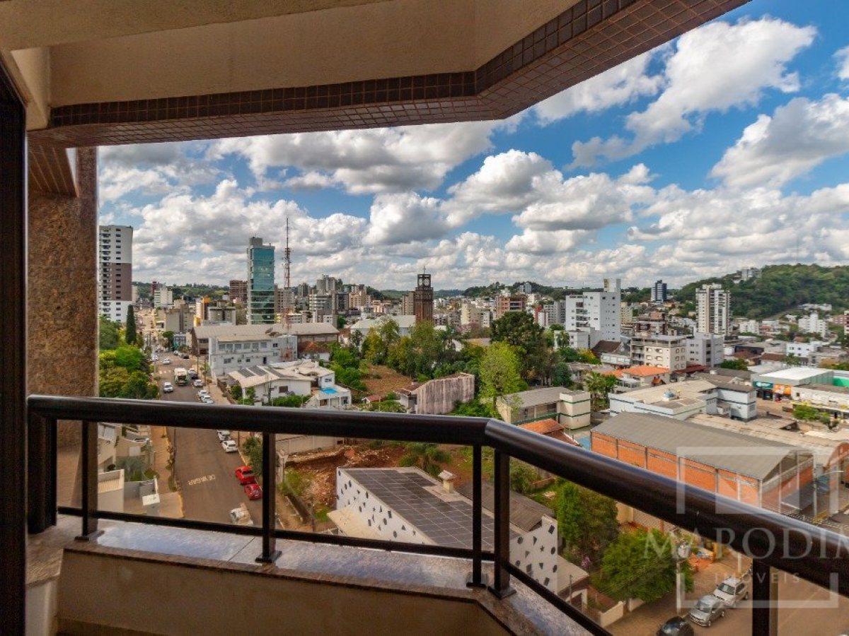 Apartamento com 275m², 3 dormitórios, Sim suíte, 2 vagas, no bairro Centro em Marau