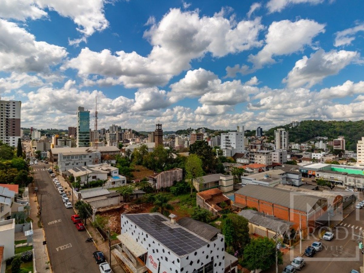 Apartamento com 275m², 3 dormitórios, Sim suíte, 2 vagas, no bairro Centro em Marau