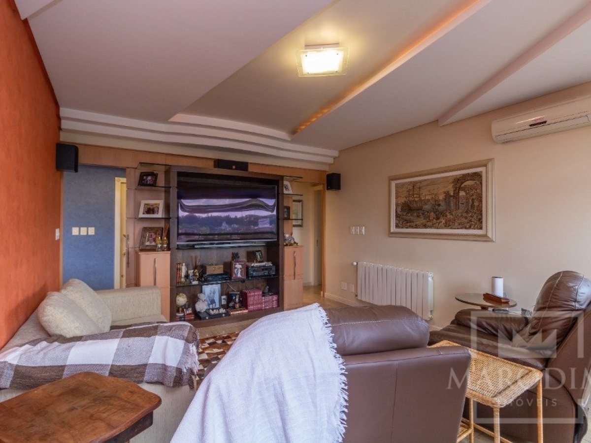 Apartamento com 275m², 3 dormitórios, Sim suíte, 2 vagas, no bairro Centro em Marau