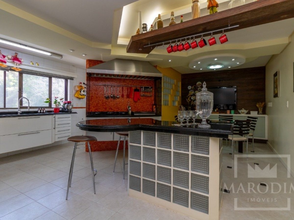 Apartamento com 275m², 3 dormitórios, Sim suíte, 2 vagas, no bairro Centro em Marau