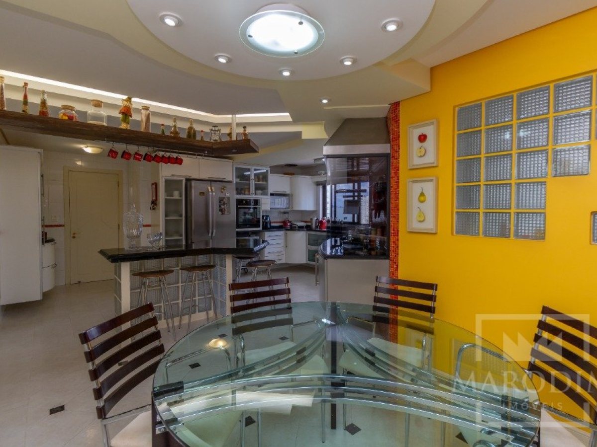 Apartamento com 275m², 3 dormitórios, Sim suíte, 2 vagas, no bairro Centro em Marau