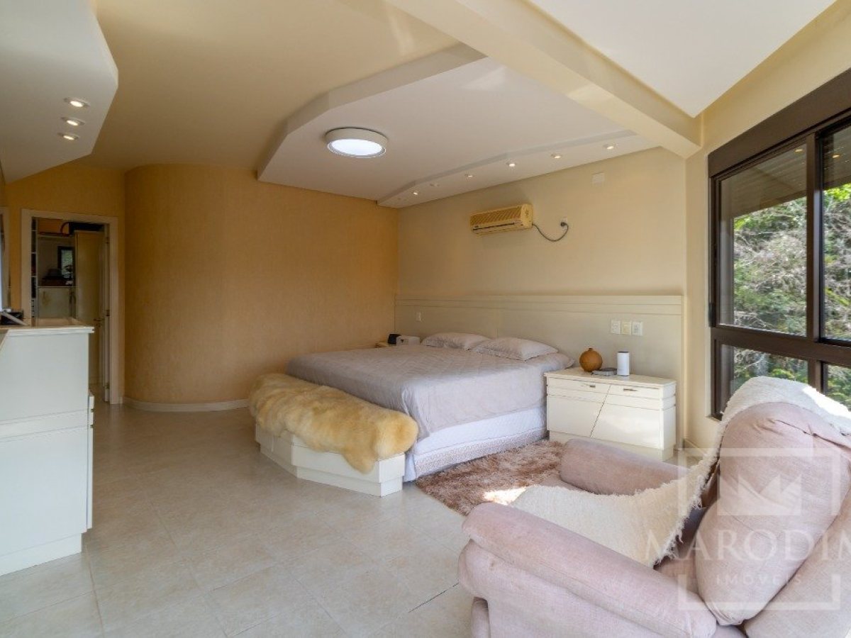 Apartamento com 275m², 3 dormitórios, Sim suíte, 2 vagas, no bairro Centro em Marau