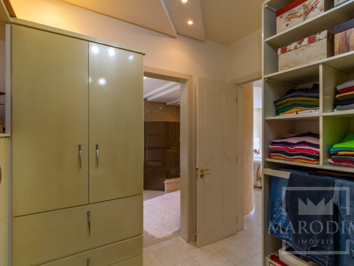 Apartamento com 275m², 3 dormitórios, Sim suíte, 2 vagas, no bairro Centro em Marau