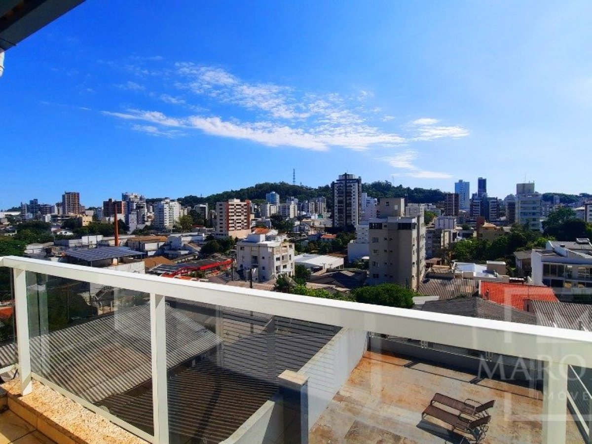 Casa com 376m², 3 dormitórios, Sim suíte, 5 vagas, no bairro Centro em Marau