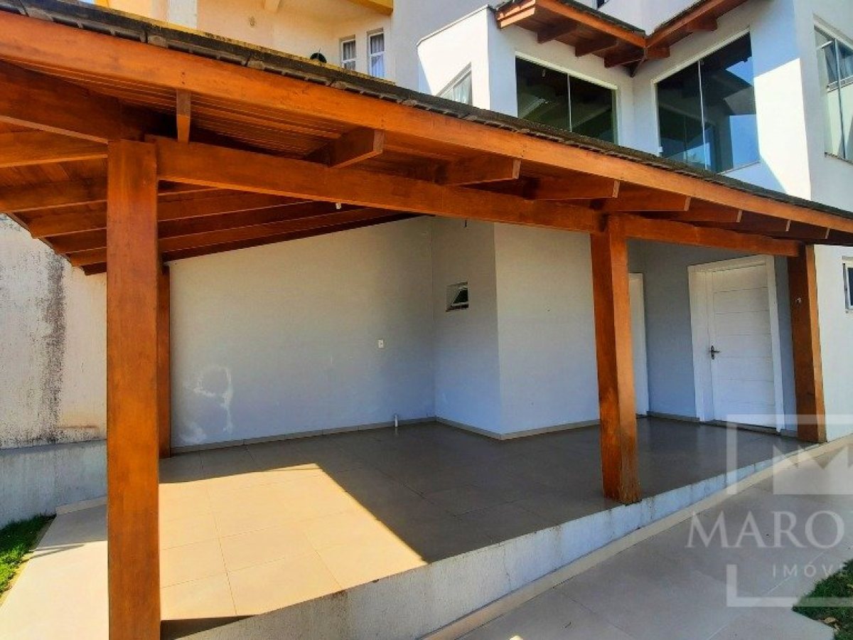 Casa com 376m², 3 dormitórios, Sim suíte, 5 vagas, no bairro Centro em Marau