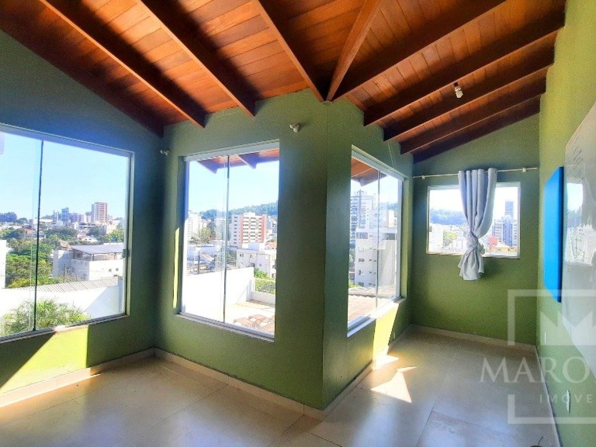 Casa com 376m², 3 dormitórios, Sim suíte, 5 vagas, no bairro Centro em Marau