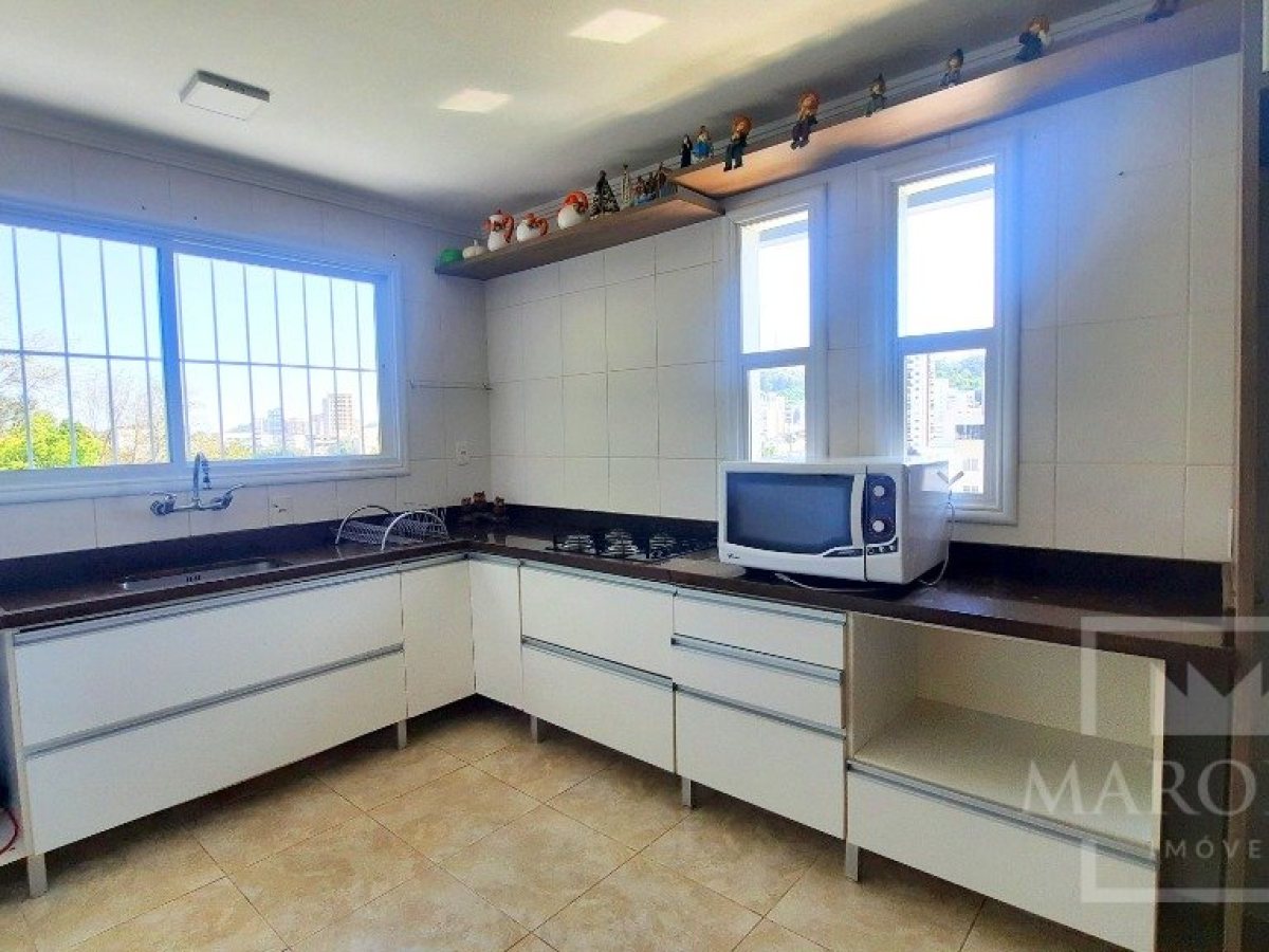 Casa com 376m², 3 dormitórios, Sim suíte, 5 vagas, no bairro Centro em Marau