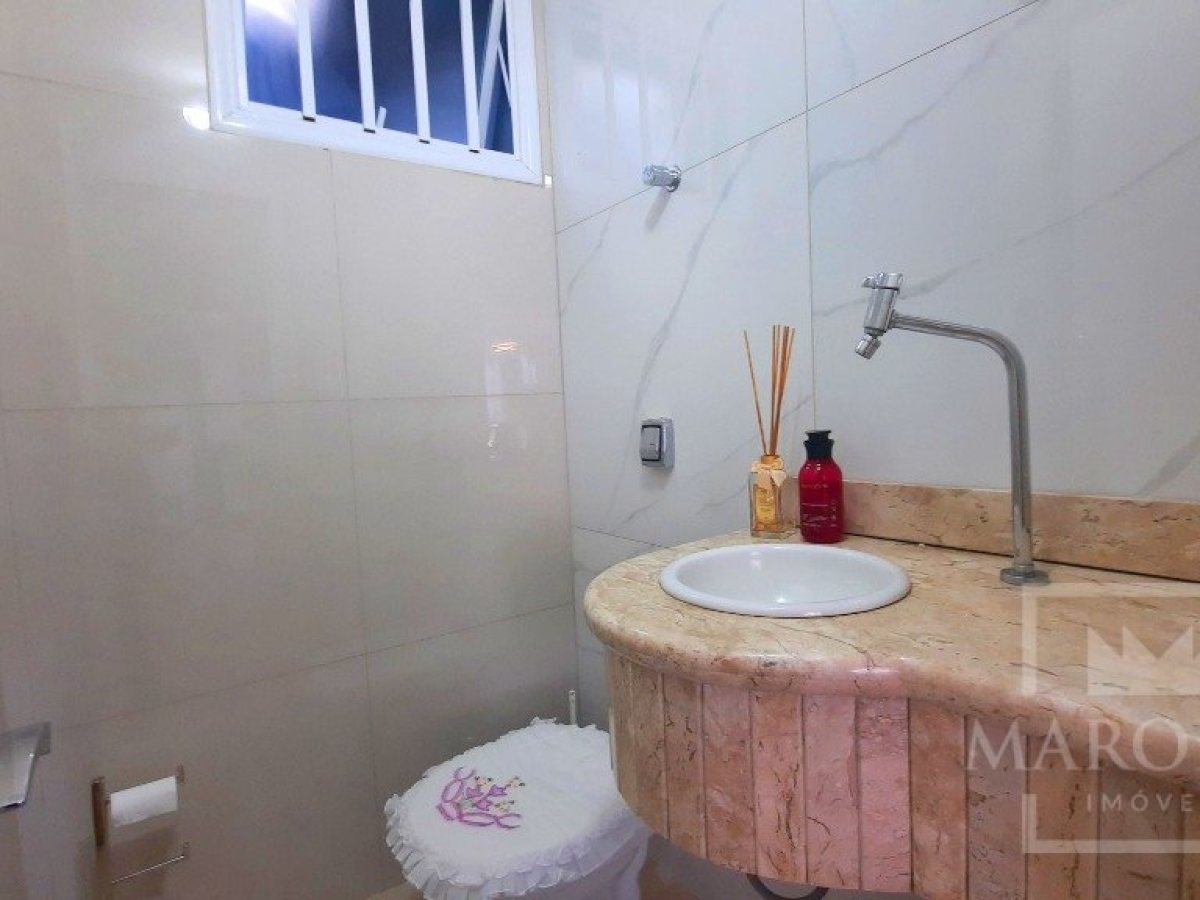 Casa com 376m², 3 dormitórios, Sim suíte, 5 vagas, no bairro Centro em Marau