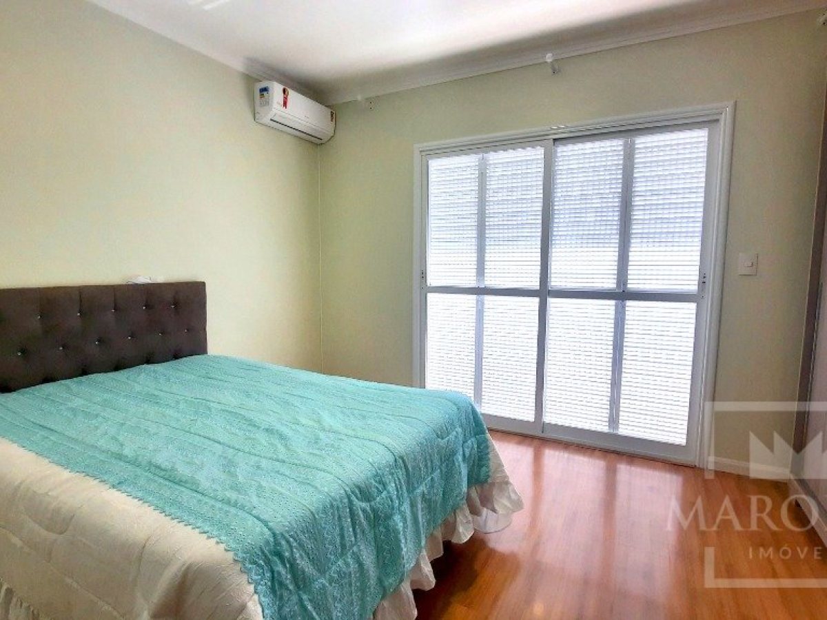 Casa com 376m², 3 dormitórios, Sim suíte, 5 vagas, no bairro Centro em Marau